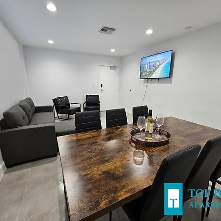 645 Airport Top House Apartments